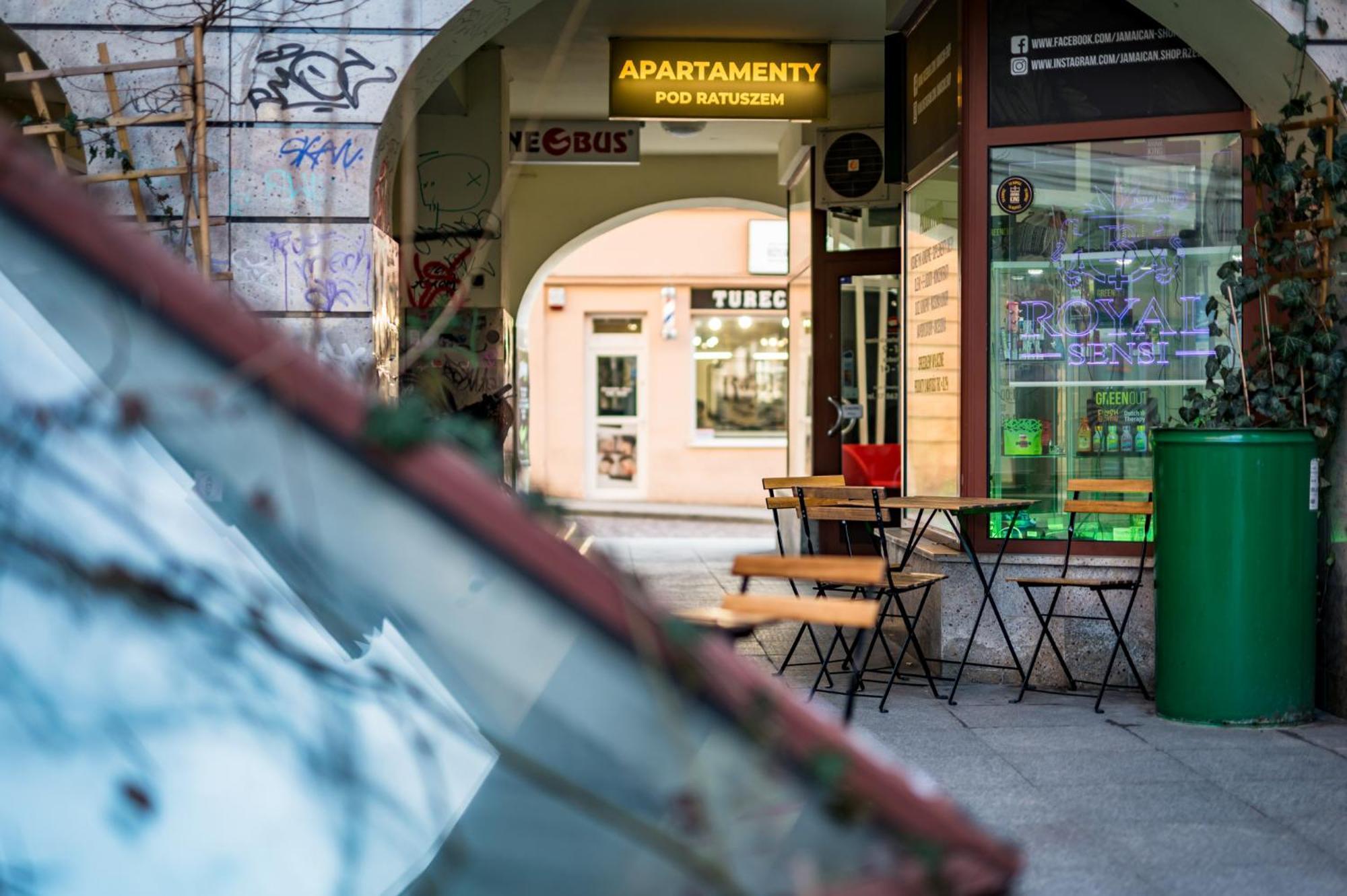 Ferienwohnung Pod Ratuszem Rzeszów Exterior foto