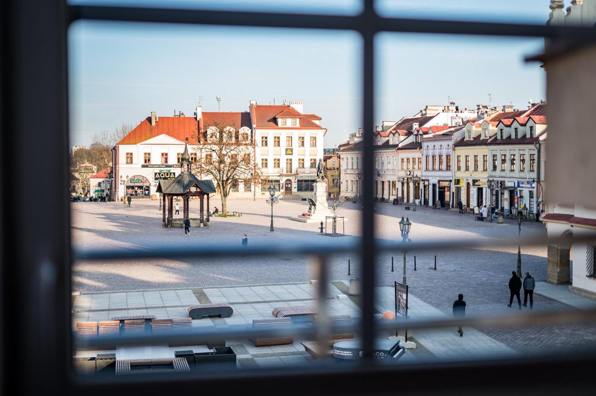 Ferienwohnung Pod Ratuszem Rzeszów Exterior foto