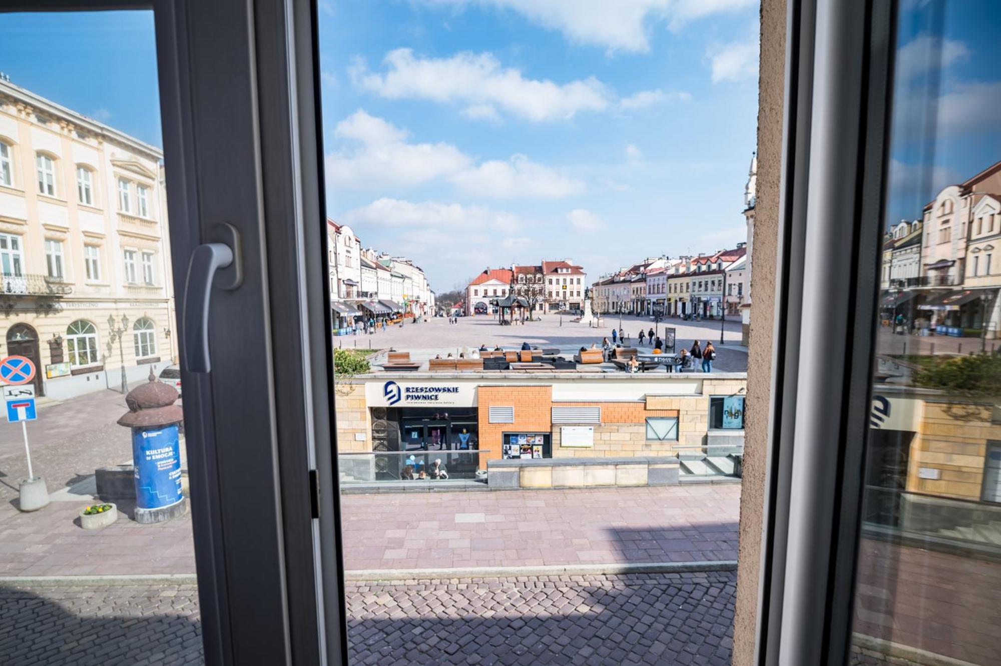 Ferienwohnung Pod Ratuszem Rzeszów Exterior foto